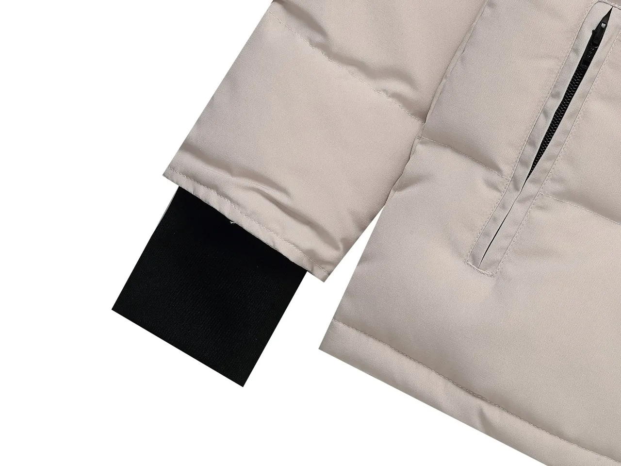 P840 Canada Goose Canada Goose #Expedition04 Parker, a treasure of Canadian origin! Limited supply worldwide! Canada Goose Model 04 is a top-notch couple model. The polar cold-proof outdoor series fur collar detachable hooded parka down jacket is the first Goose in 2024. I hope my partners will like it. Peak quality. I hope everyone can identify it together! The most popular cool items of the Big Goose family in 2024 are online. The same popular product of Yi Yang Qianxi is said to be a joint limited edition Big Goose that cannot be bought in autumn and winter. If you dislike the sameness of the Big Goose in the past, then this model will definitely give you a different experience! This year's most powerful couple's collection for autumn and winter is online, a top-notch luxurious ready-to-wear style, paired with an outdoor warm down jacket with great style and charm! The most standard and classic items of the Daye family in the past two years are equipped with unique reflective stripes for embellishment, which further shows the high-end fashion performance effect. With the embellishment of hardware buckles, it has excellent performance effect. The upper body is clean, simple and elegant, even for urban leisure. It is suitable for various occasions. Designed with large pockets, this model has a large capacity and is equipped with reflective stripes, making it safer at night. It is suitable for various adventure activities. It is made of windproof and waterproof technical materials. The interior is filled with full white duck down, which is absolutely cold-proof and warm. It also has a stand-up collar design and fine fluff at the collar, with meticulous attention to detail! The charm of this model is also more spiritual, and the upper body has more temperament and specifications. It perfectly shows the ultra-high standard of fashionable performance of this model, integrating outdoor and life, and you can even create high-street wear! The most pinnacle limited-edition goose that we have presented so far, both in terms of design and detailed materials, it is completely outstanding. The grand and evergreen version design is matched with cool reflective elements. The overall appearance can be said to be quite high, and it has that kind of powerful outdoor performance! It combines high-end casual attributes with high-street style. It is high-grade, domineering, warm, and beautiful. The visibility of the upper body is quite strong, and the configuration of the owl element is highly brand-recognizable. The overall brand performance and visual effects are fully enhanced, and it also has the high-end sense of fashion and fashionable performance. It is a must-buy product because this is the most awesome down brand on the earth and one of Canada's three national treasure brands. It is also a very sentimental down luxury brand. In the field of polar cold-proof clothing, goose has made an irreplaceable contribution.. SIZE: XS S M L XL XXL Color: black, off-white, red, navy blue, gray
